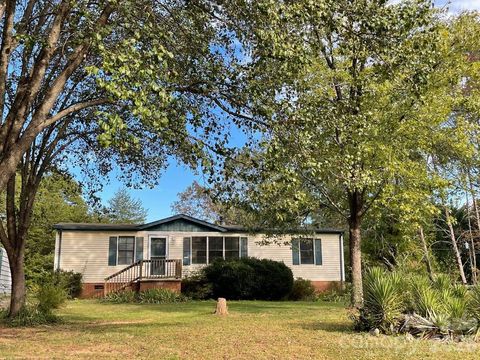 Photo of 4810 Stratford Lane, Denver, NC 28037 (MLS # 4337169)