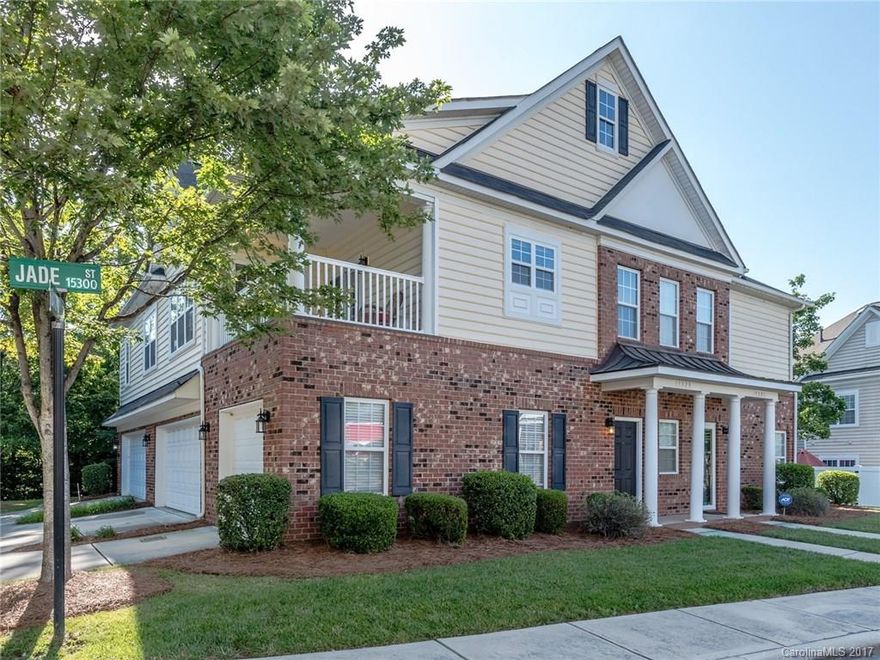 Location, location, location! Move in ready, 2 Bed, 2 Bath Ballantyne Condo. Newer paint and refinished
hardwoods. Enjoy time relaxing on the tiled covered porch/balcony. Hardwoods in main living area. Vaulted
Ceilings and Gas Fireplace in Great Room. Open kitchen with 42" cabinets, island, granite counter tops and
tumbled stone tile backsplash. SS Appliances. Tray Ceilings in Master Bedroom with Dual Vanity in Master Bath. End unit with attached 1 car garage. Home Warranty Provided.