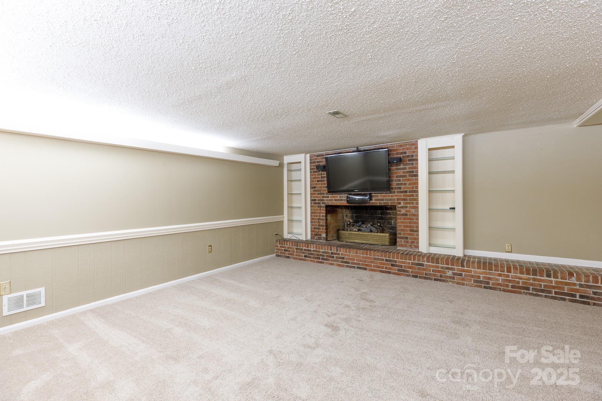 Camelot Woods - Residential