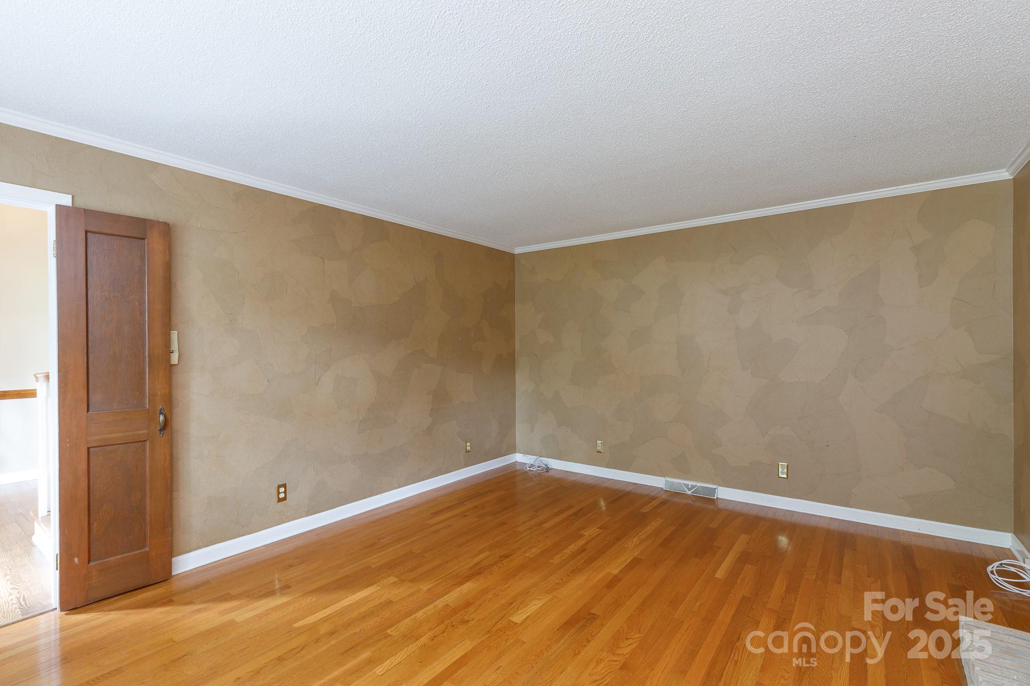 2605 Camelot Drive