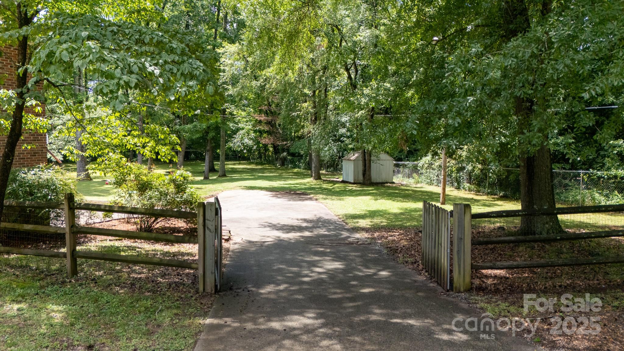 Camelot Woods - Residential