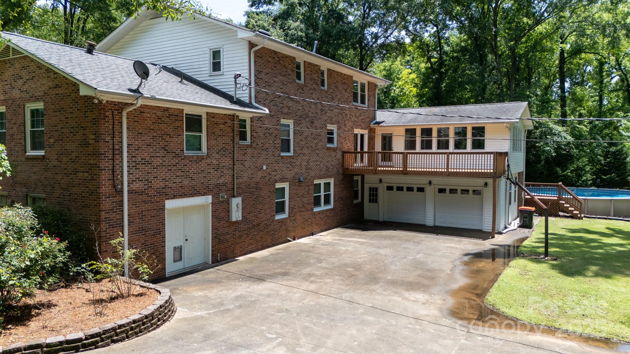 Camelot Woods - Residential