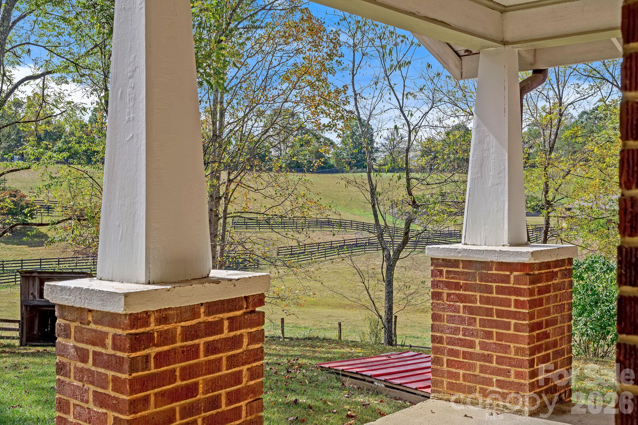 1305 Jenkins Valley Road