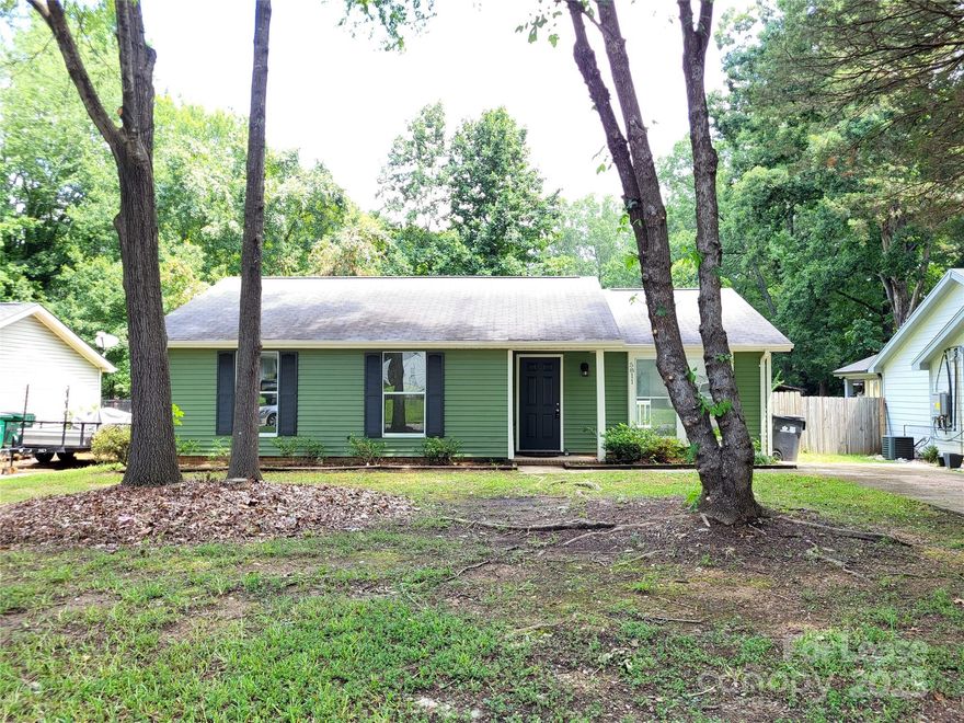 3 bedroom, 1 bath ranch home. Vaulted ceilings in the living room. Laminate flooring throughout. Granite counter tops and tile back splash. Open floor plan. Fenced in yard.