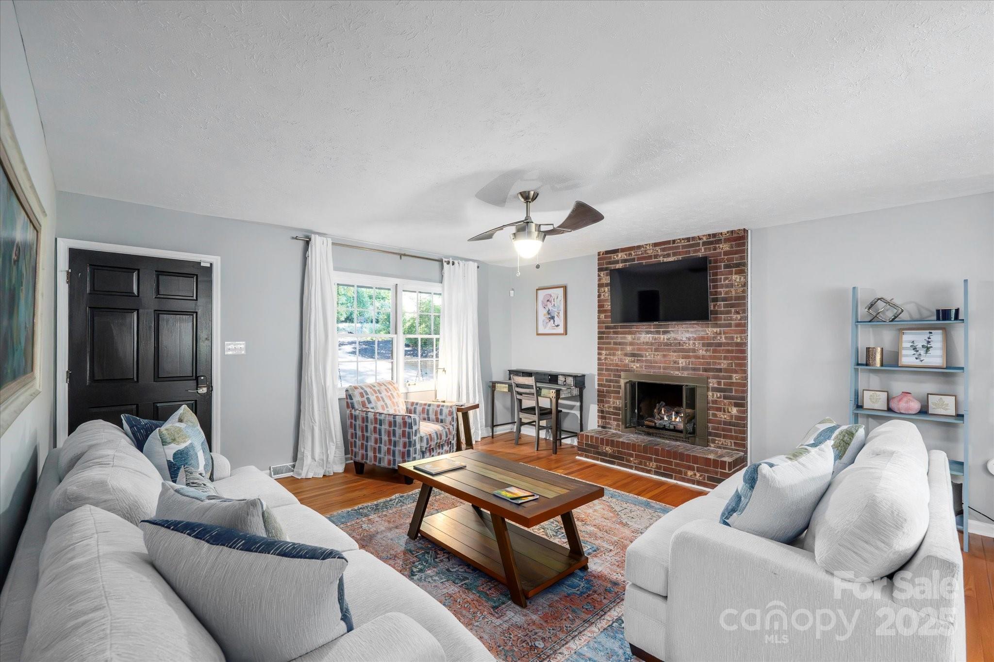 23 Springwood Drive