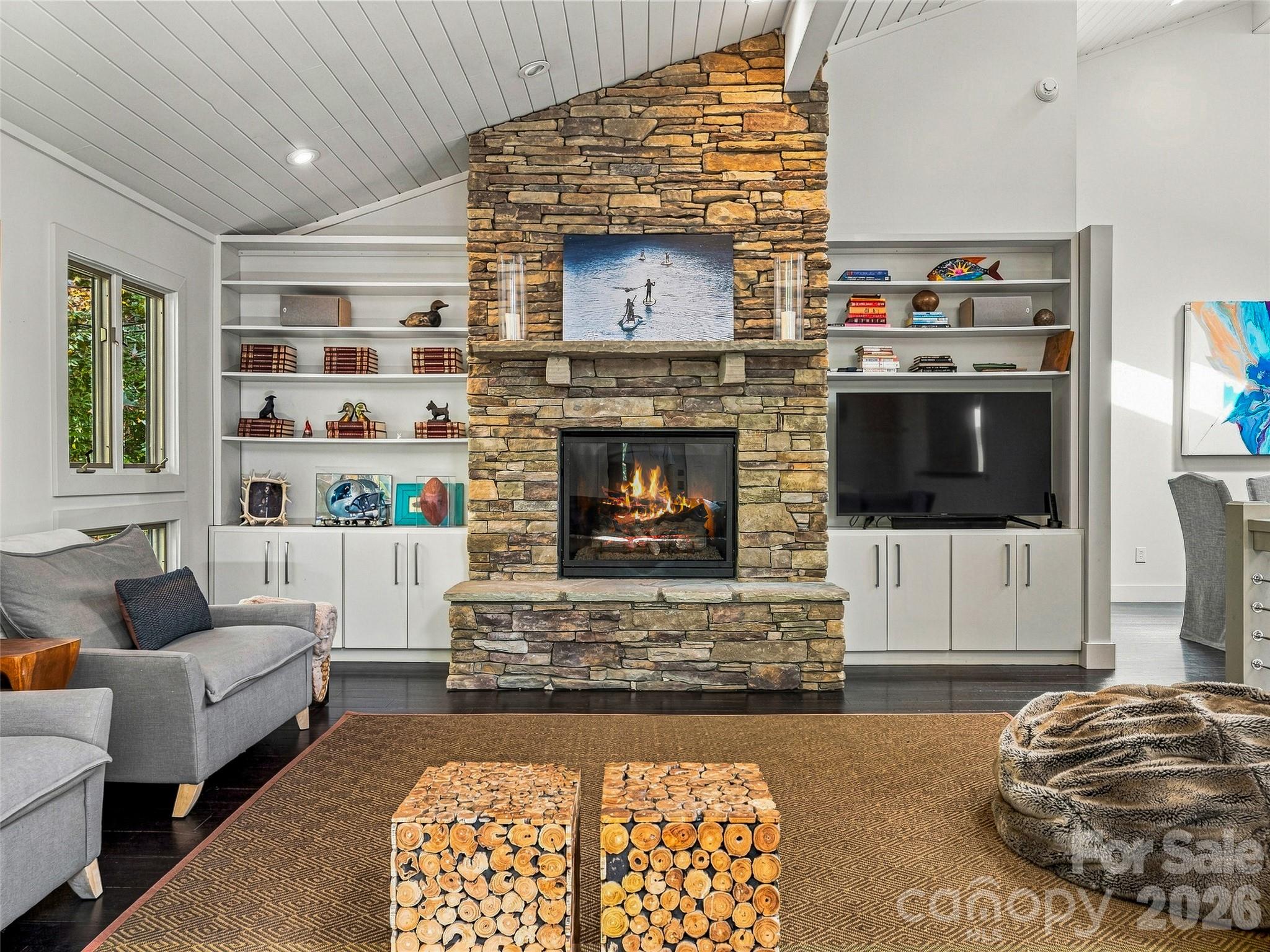 375 Robin Hood Road