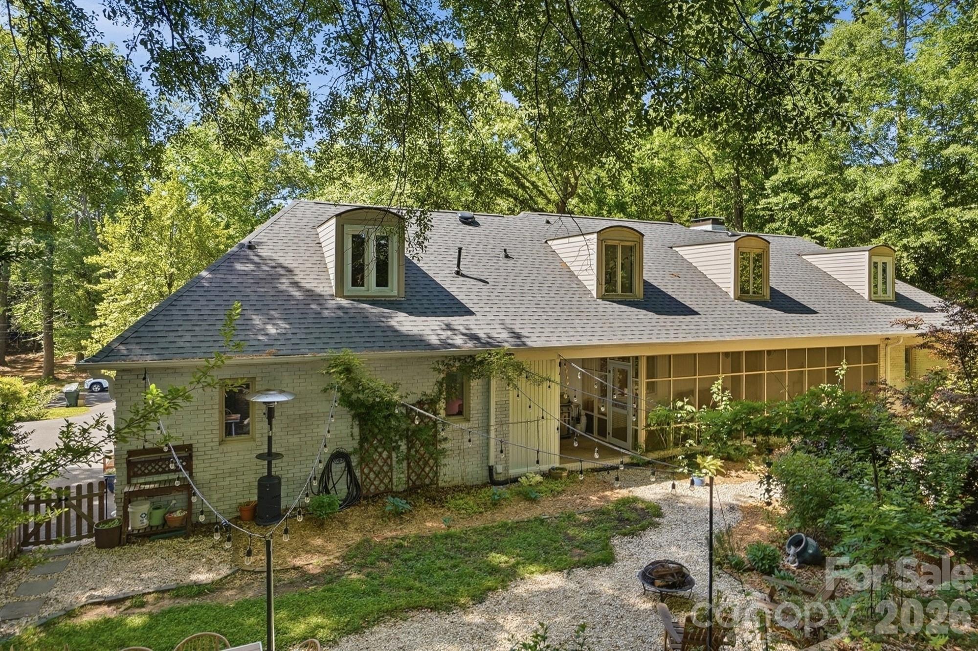 Armstrong Circle - Residential