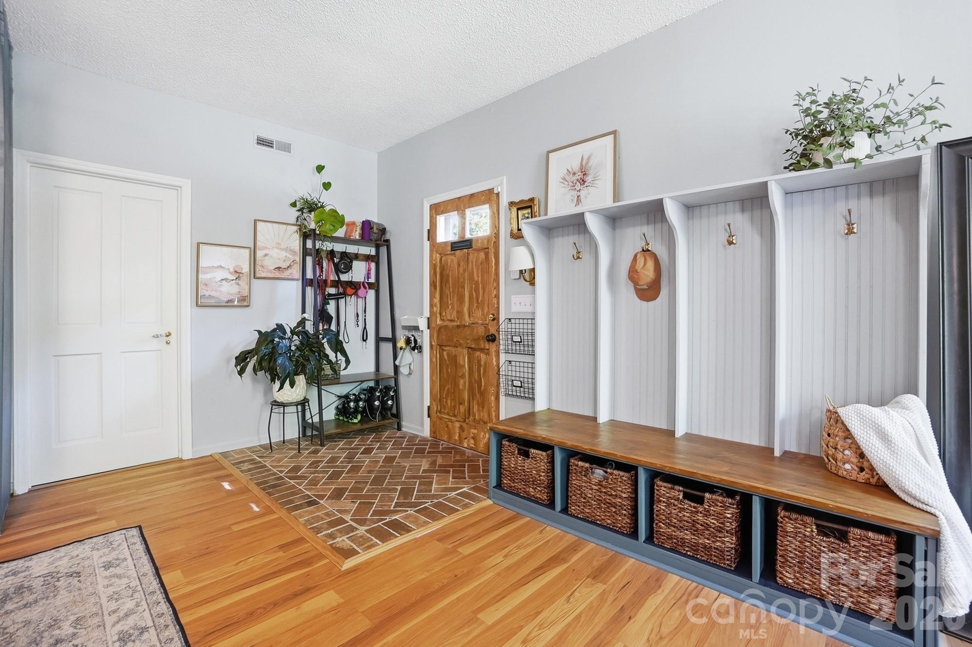 Armstrong Circle - Residential