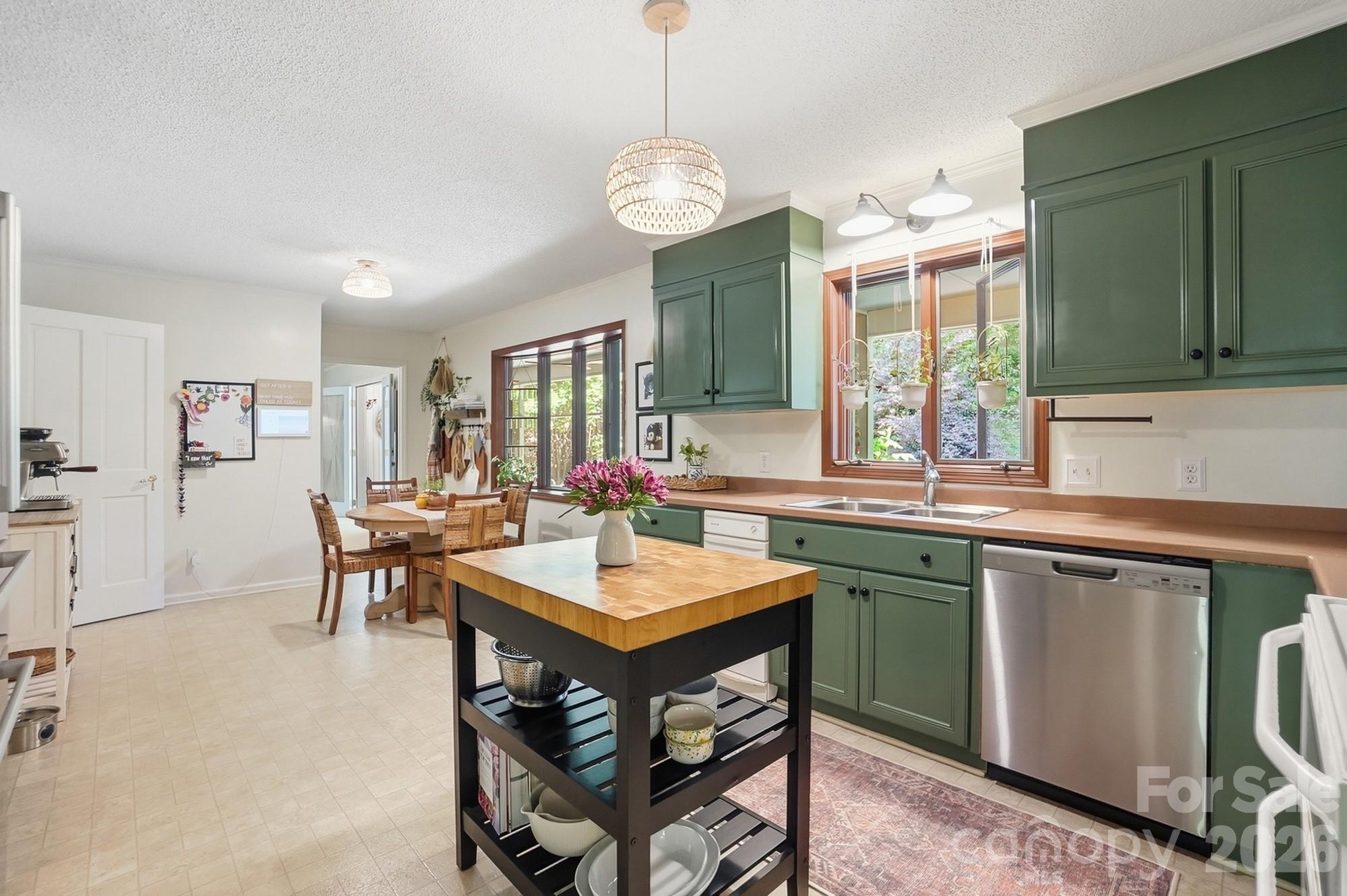 Armstrong Circle - Residential