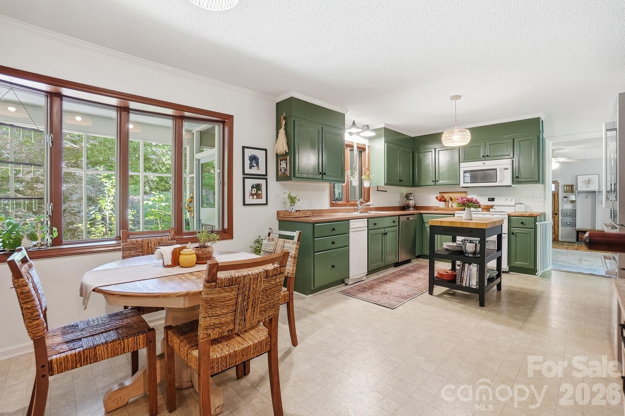 Armstrong Circle - Residential