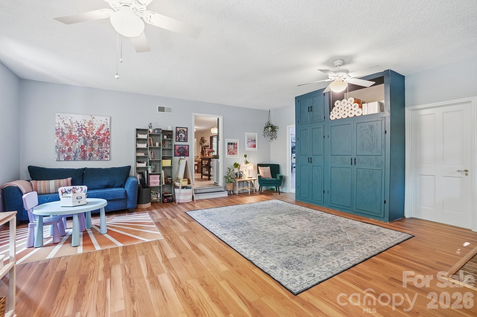 Armstrong Circle - Residential