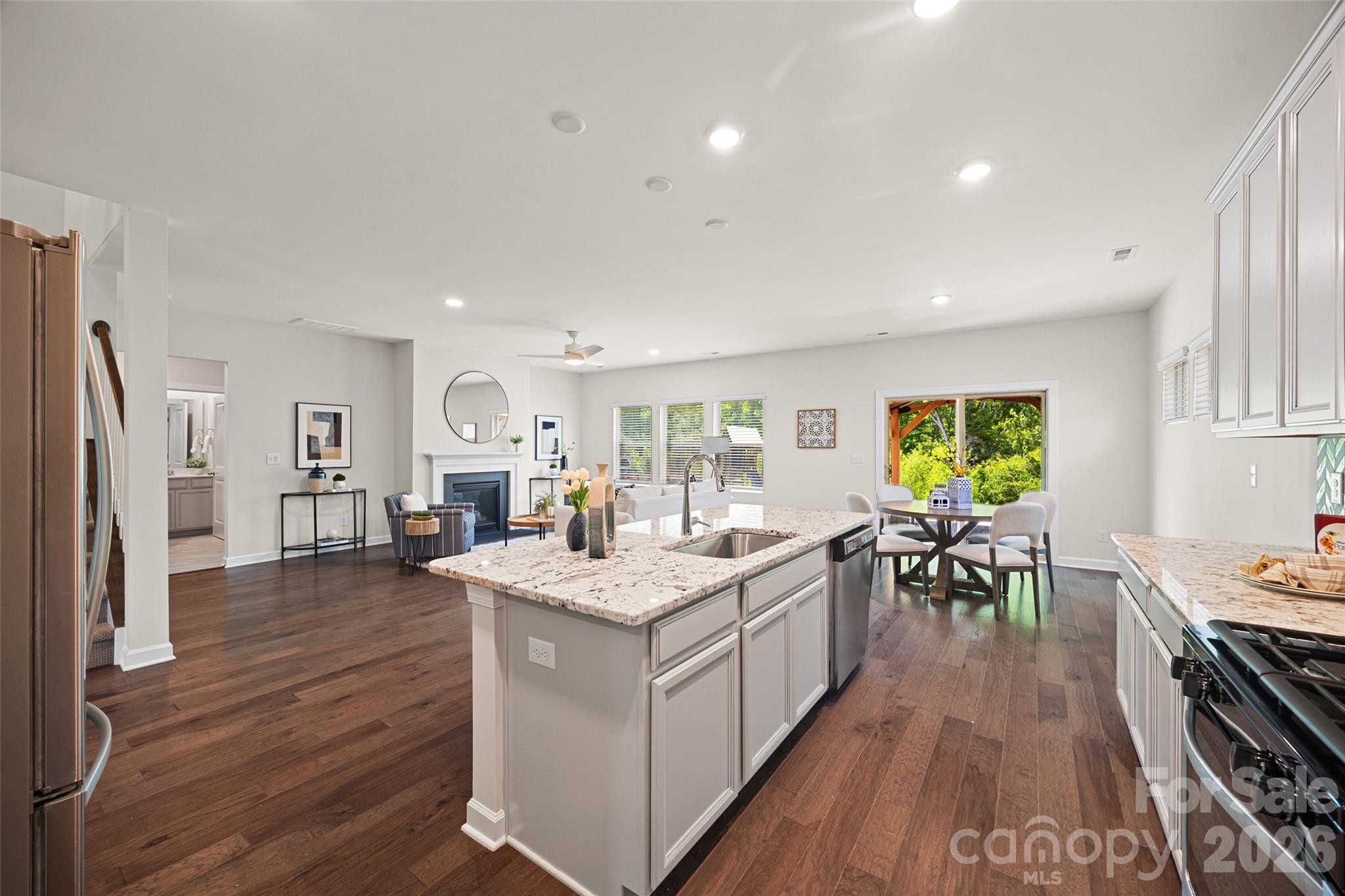 1041 Amberley Crossing Drive