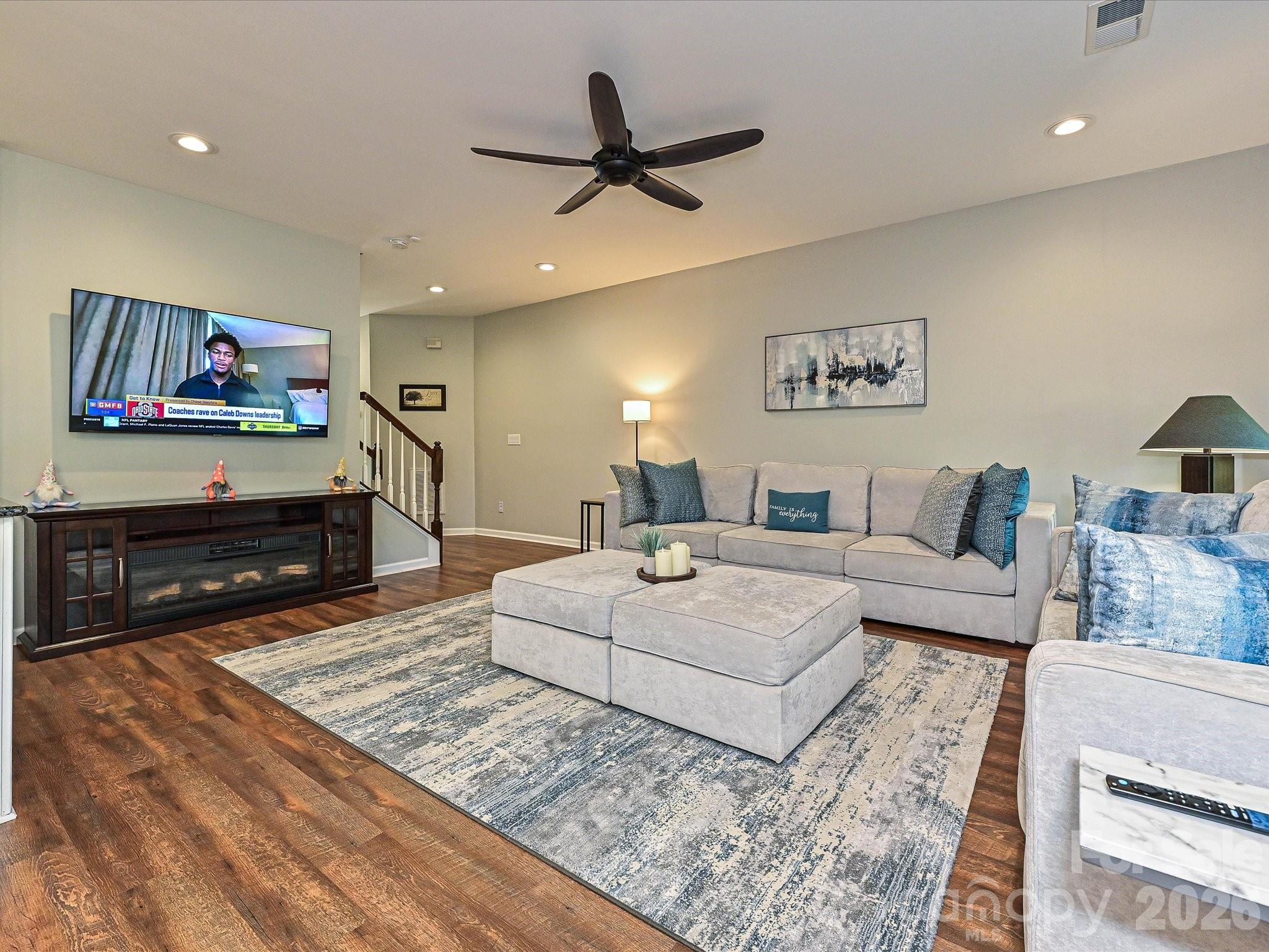 7142 Mariners Village Drive