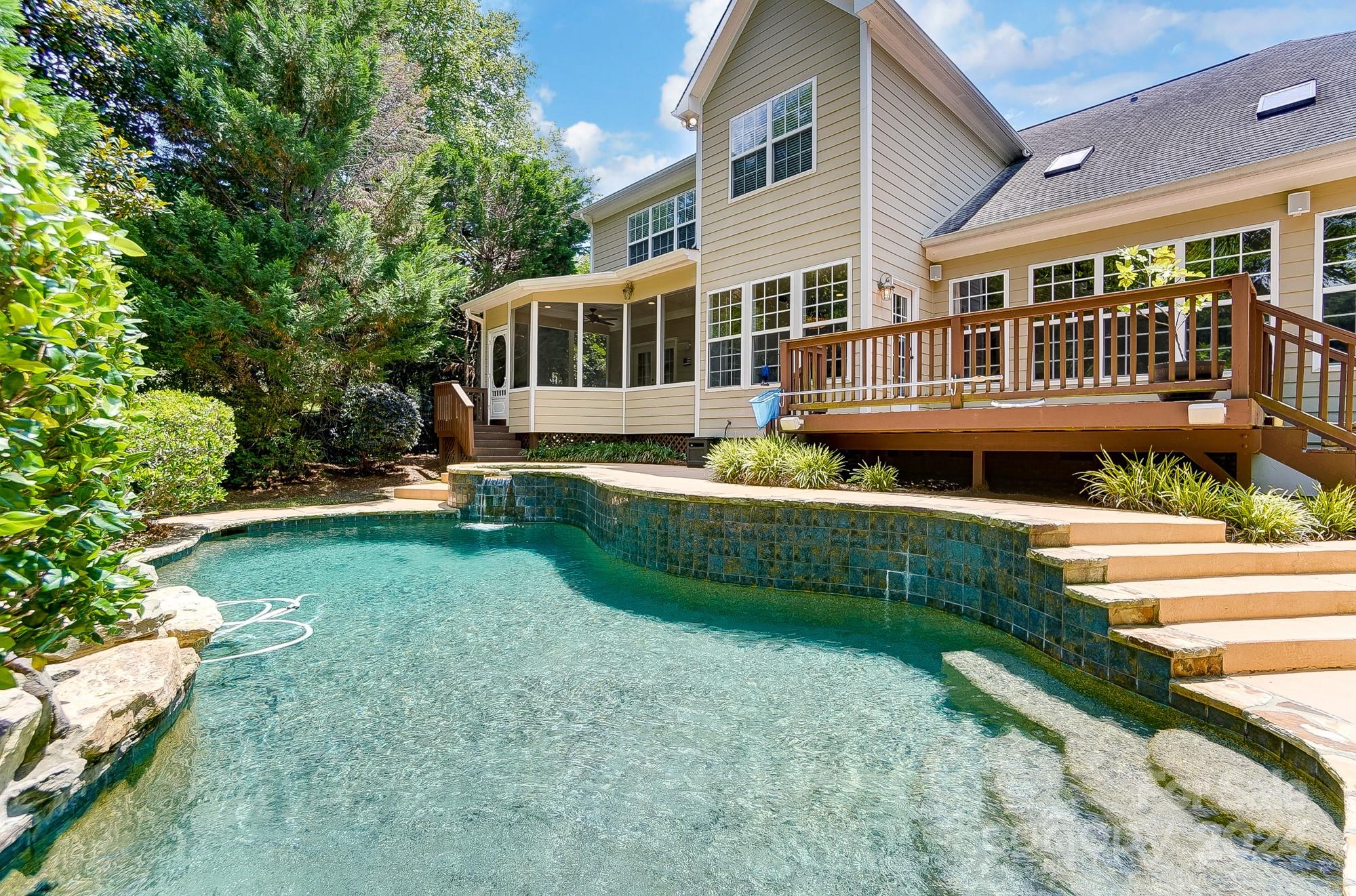 Tega Cay - Residential