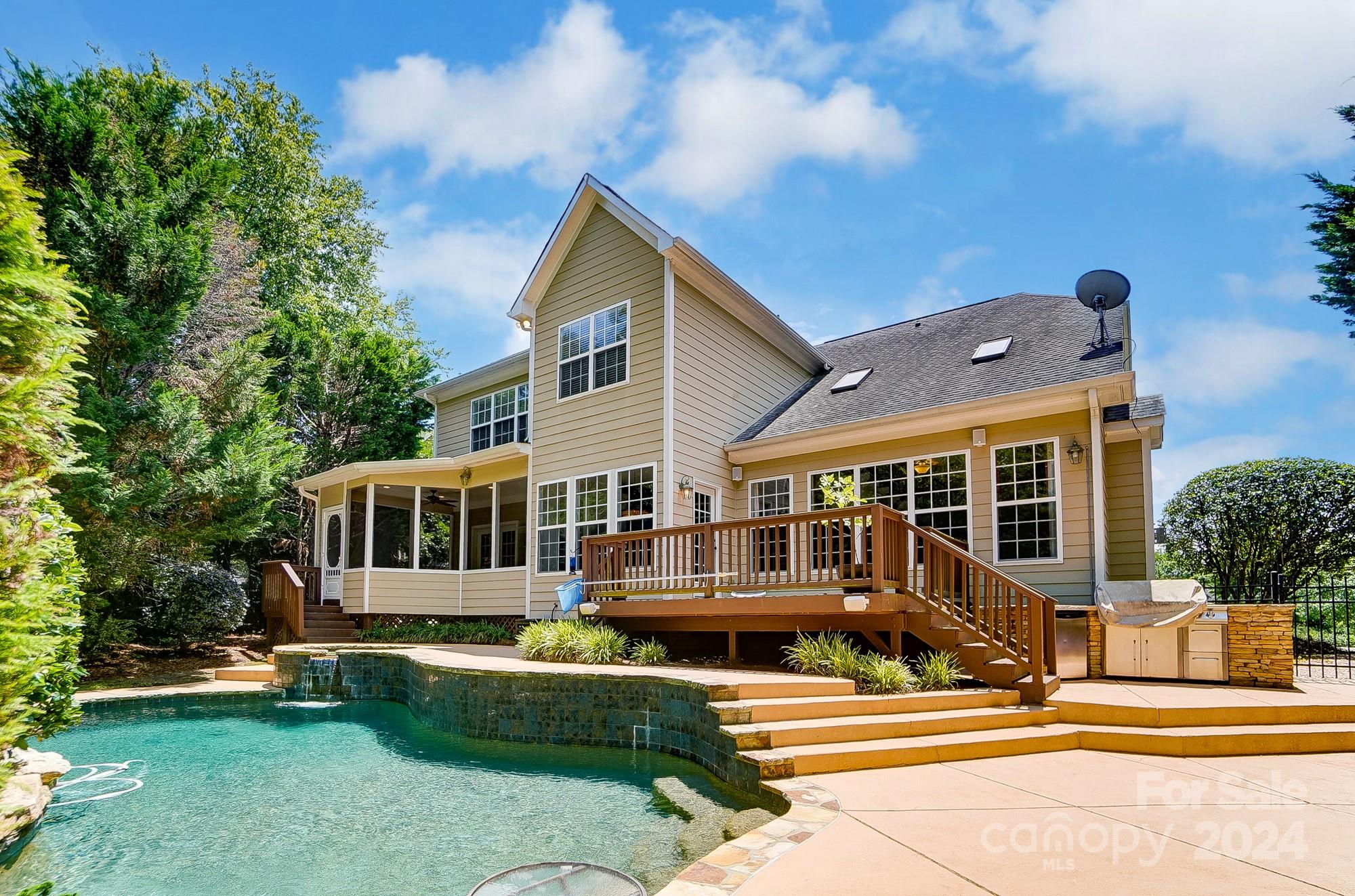 Tega Cay - Residential