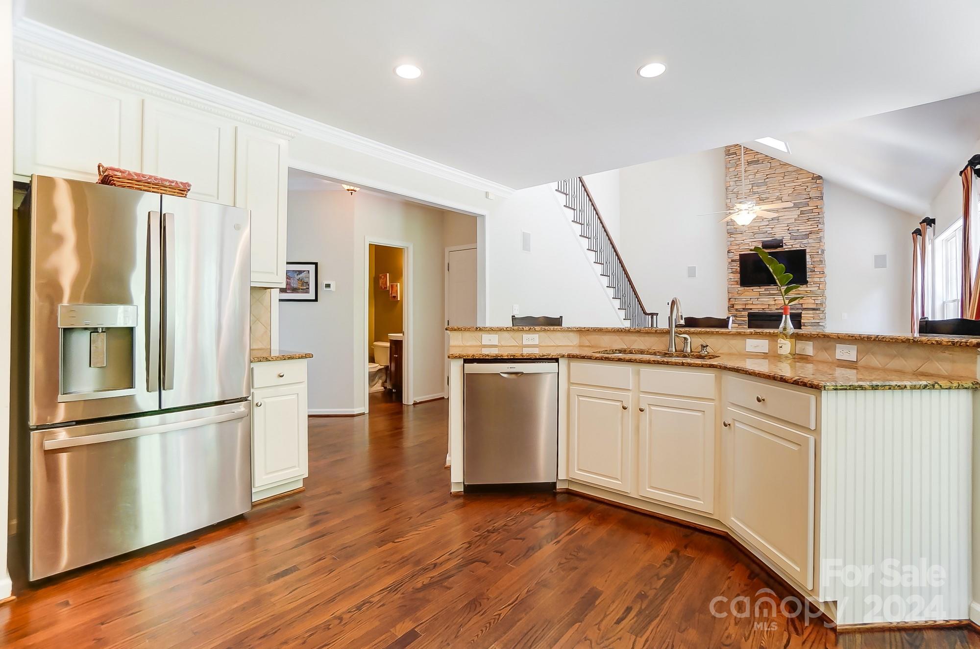 Tega Cay - Residential