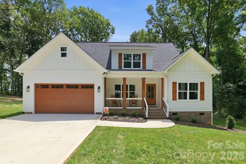 Photo of 1004 E Sandy Ridge Road, Monroe, NC 28112 (MLS # 4384931)