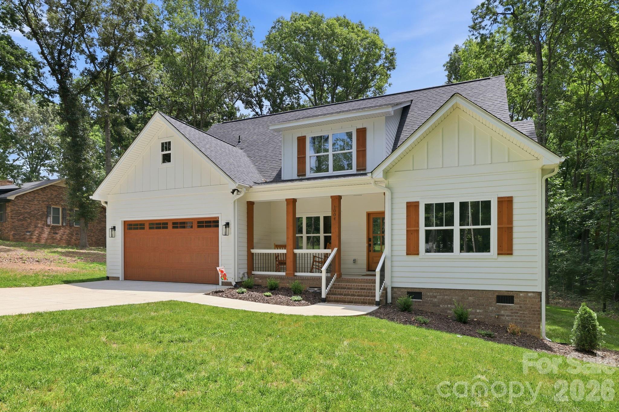 1004 E Sandy Ridge Road