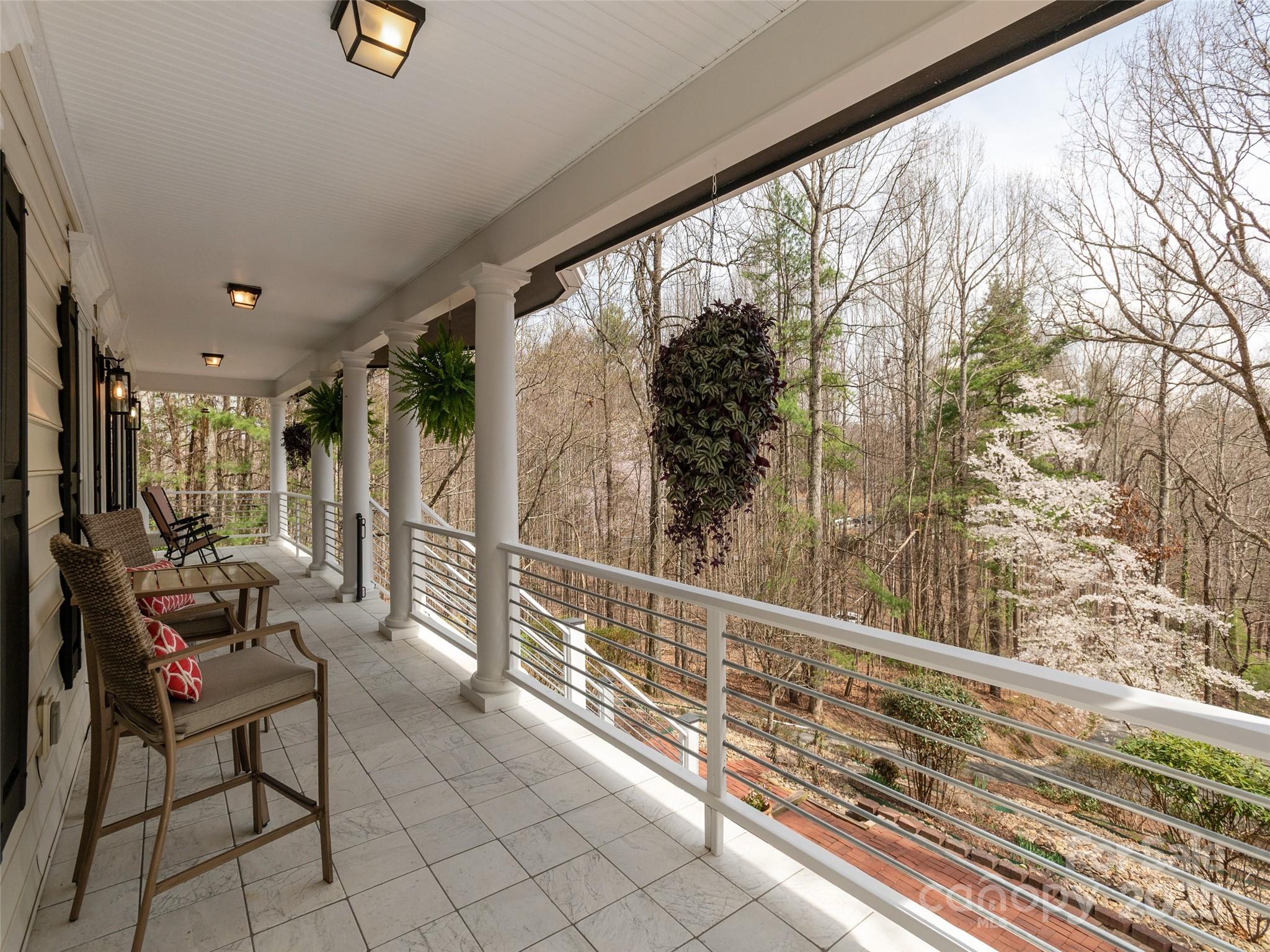 1400 Rambling Oaks Trail
