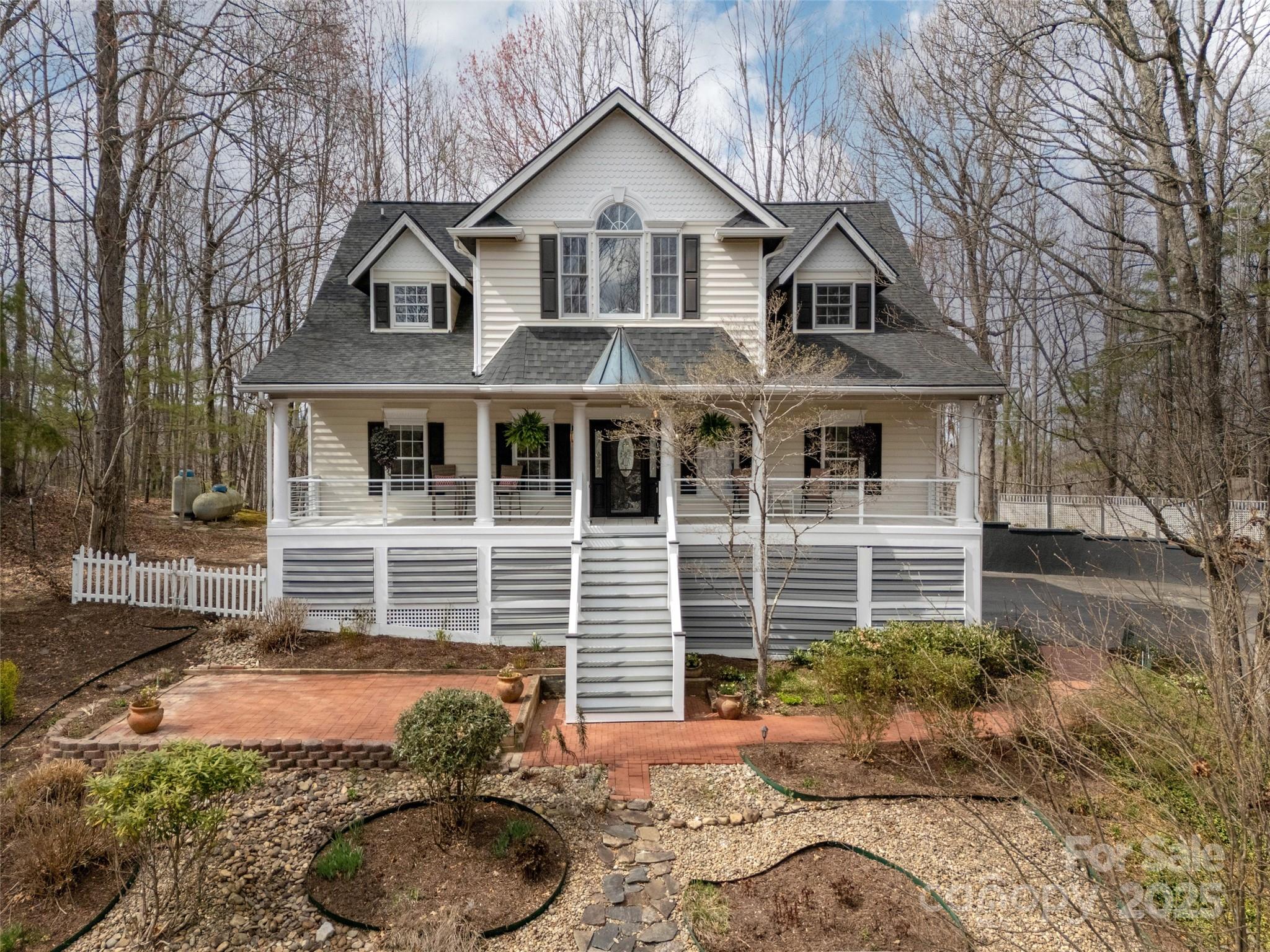 1400 Rambling Oaks Trail