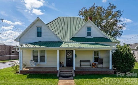 Photo of 322 E Main Street, Maiden, NC 28650 (MLS # 4427918)