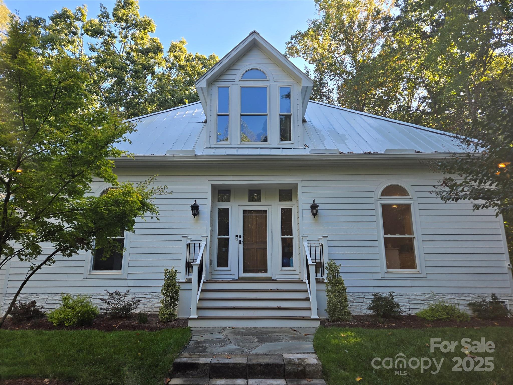 625 Lochaven Road