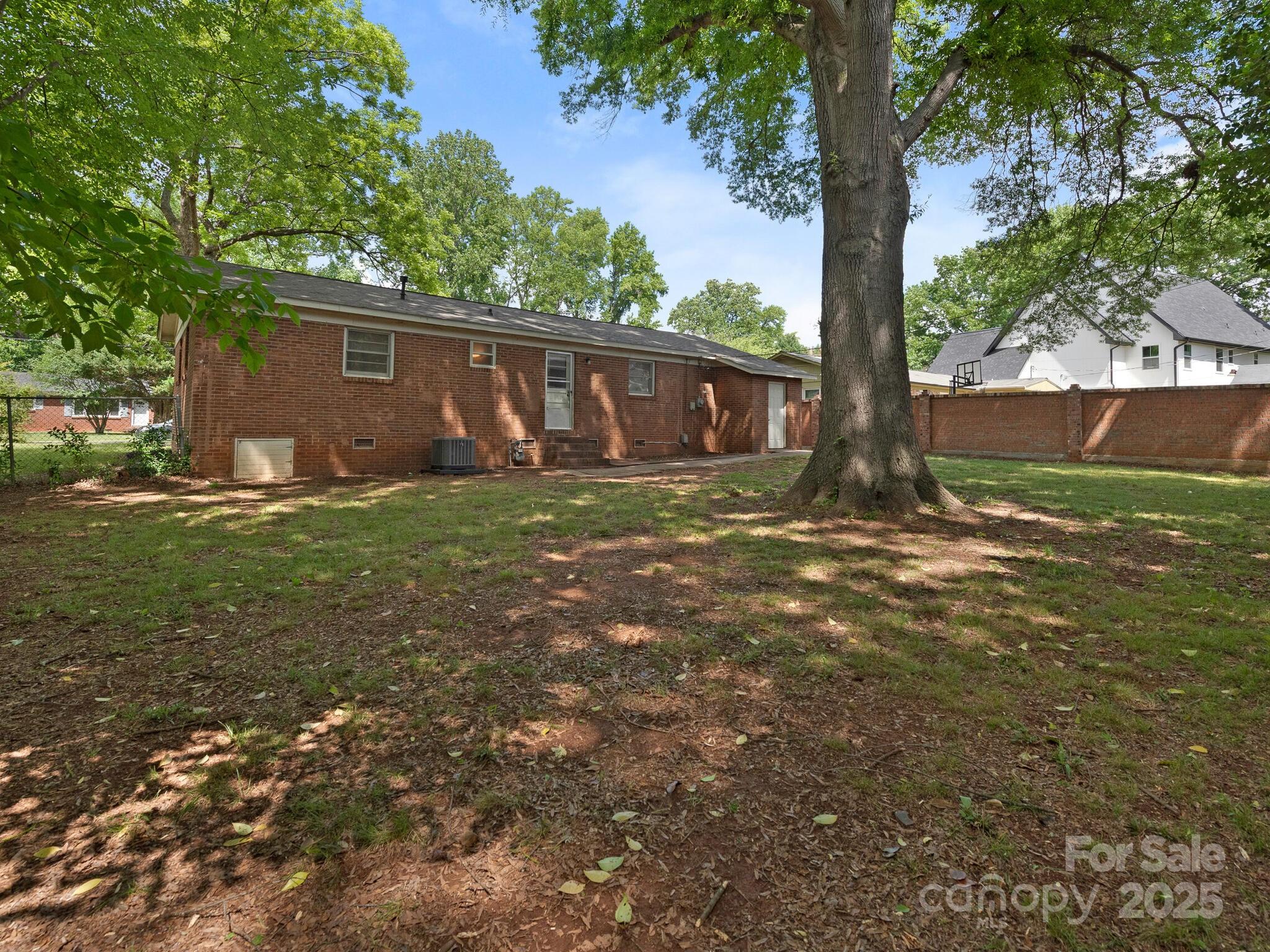 1100 Clawson Court