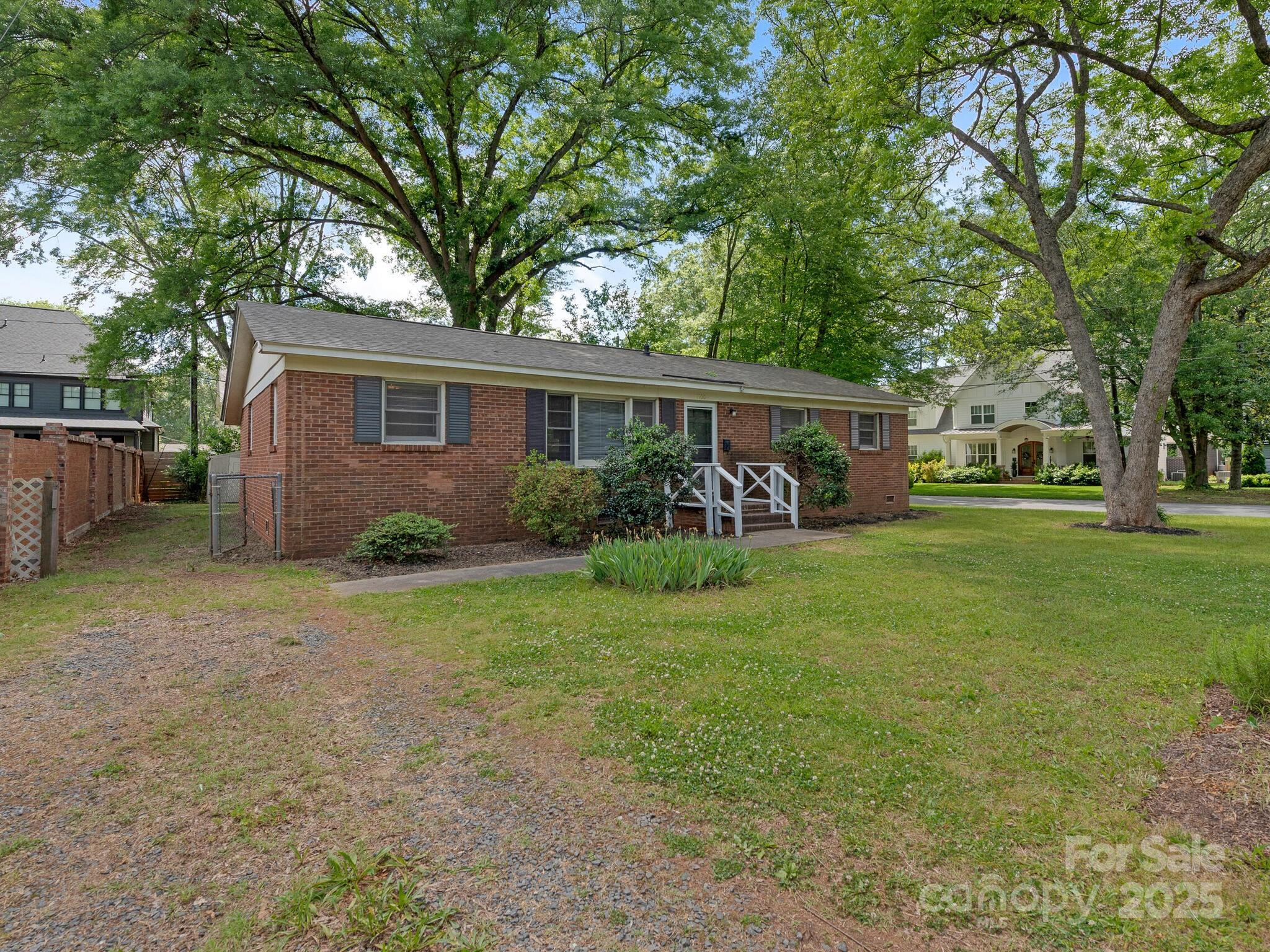 1100 Clawson Court