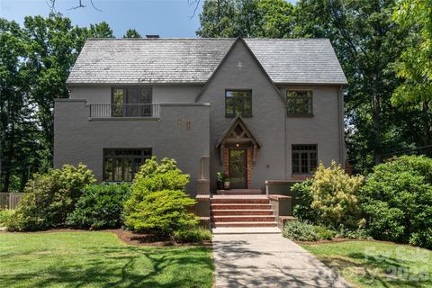 Photo of 21 Lynwood Road, Asheville, NC 28804 (MLS # 4403141)