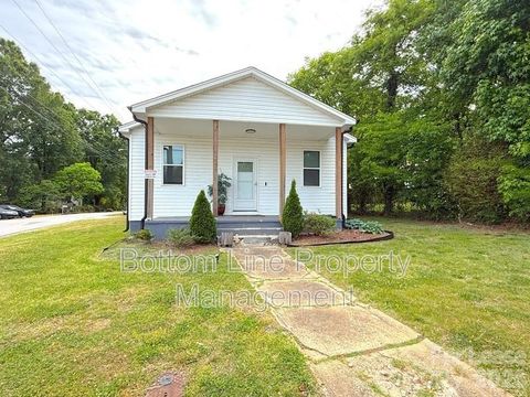 Photo of 641 Central Drive NW, Concord, NC 28027 (MLS # 4390797)