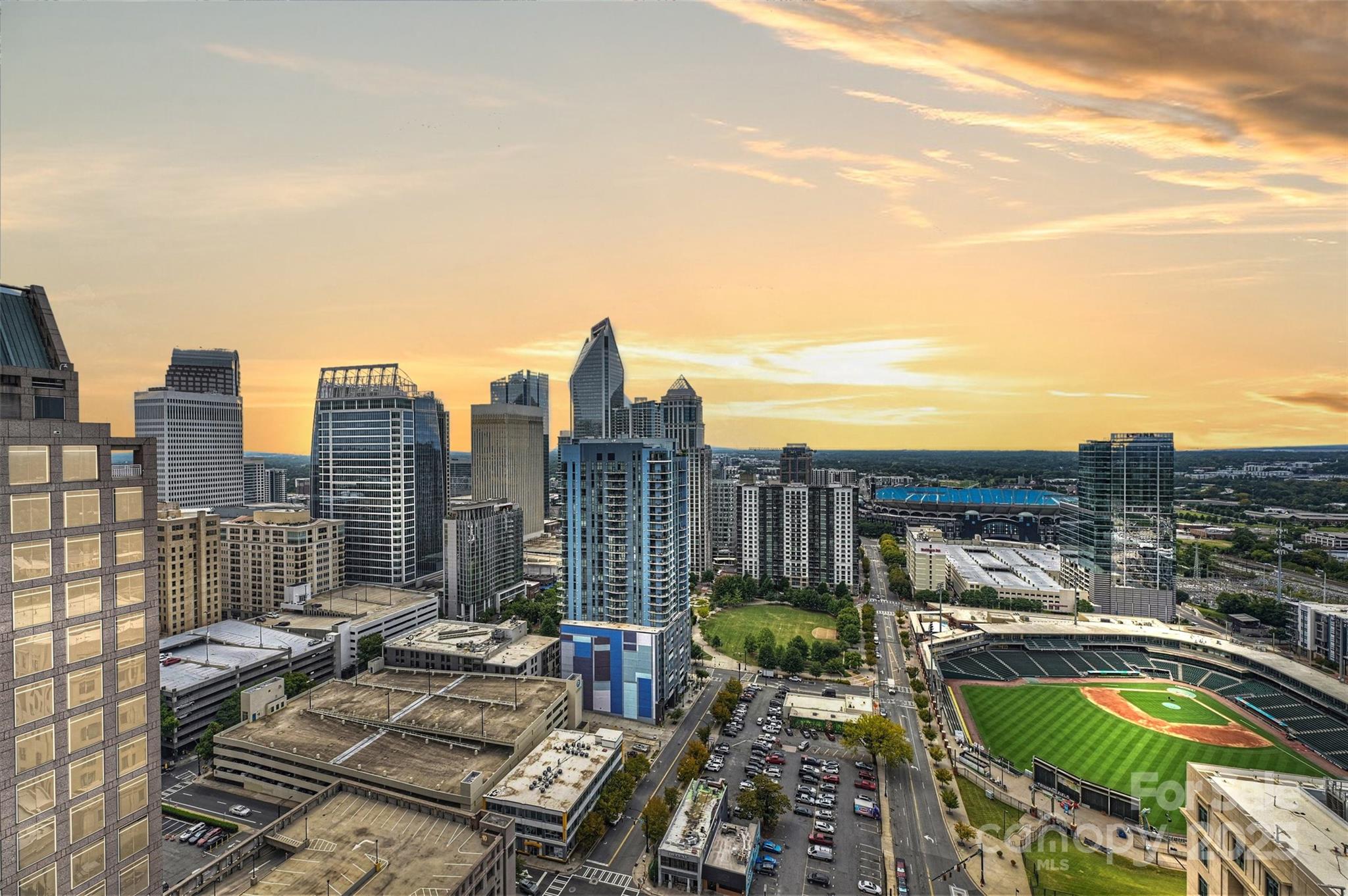 333 W Trade Street 2704