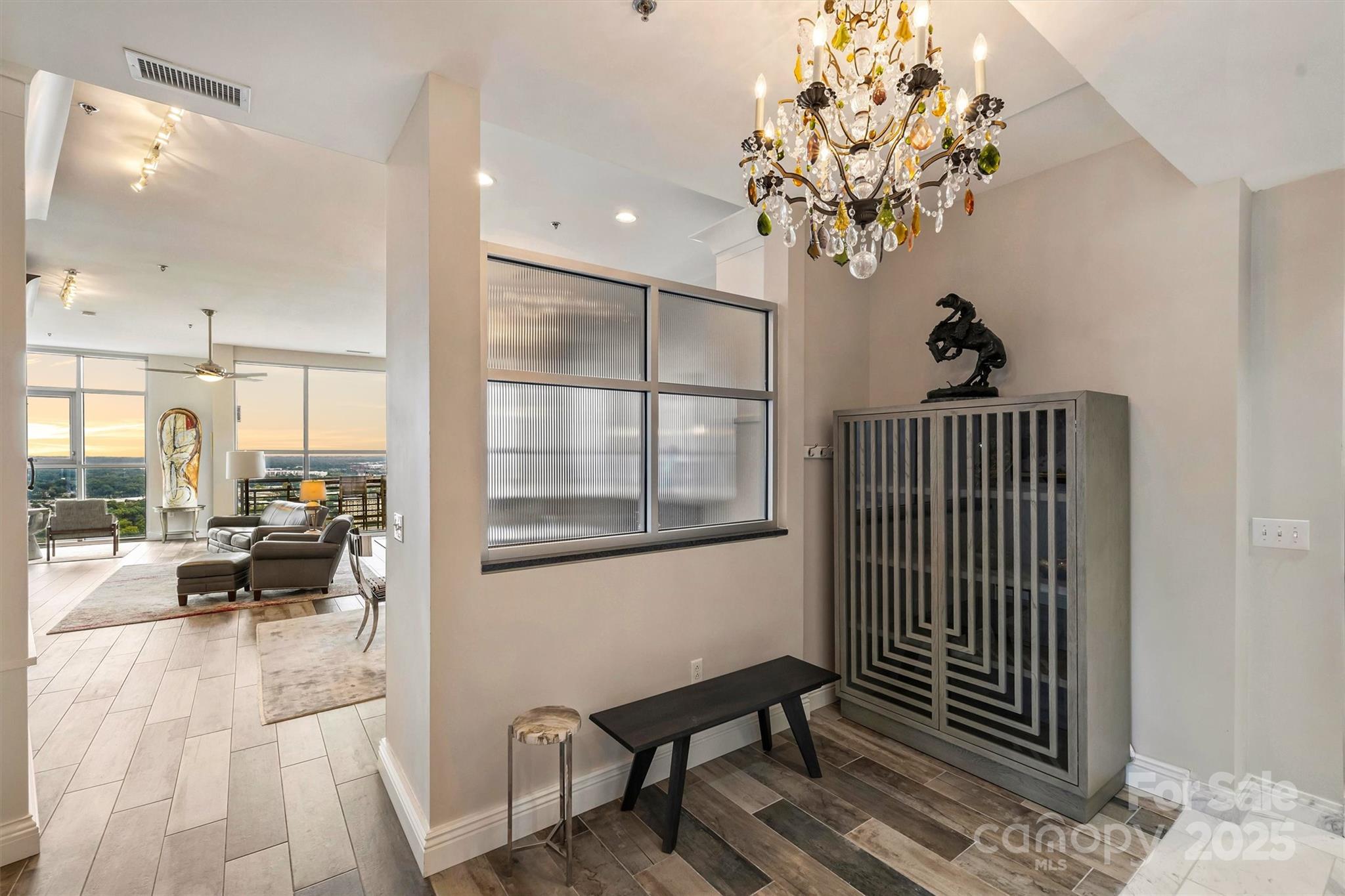 333 W Trade Street 2704