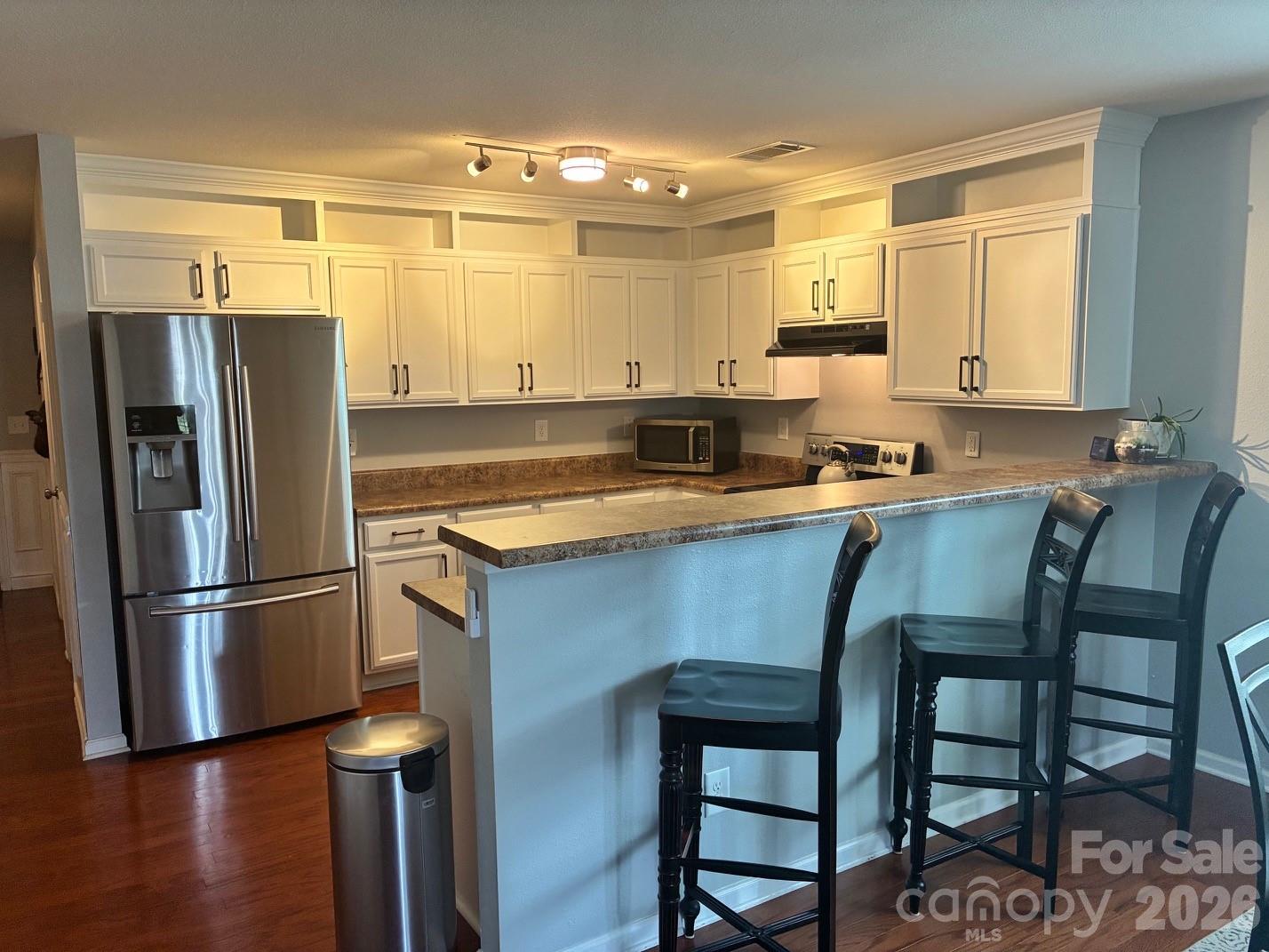 Davis Meadows - Residential