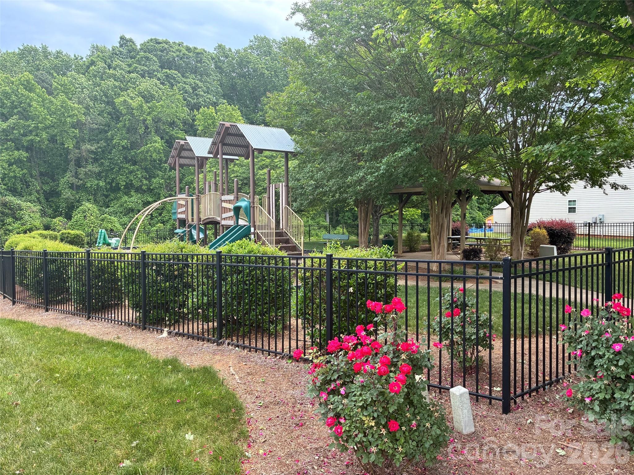 Davis Meadows - Residential