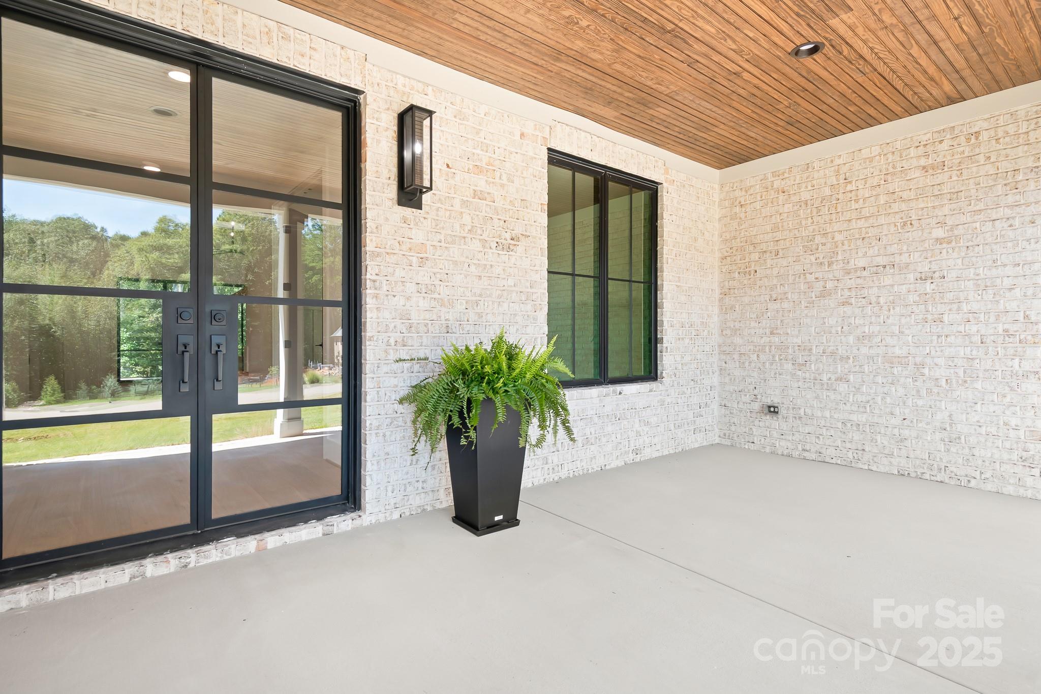142 Castleview Lane