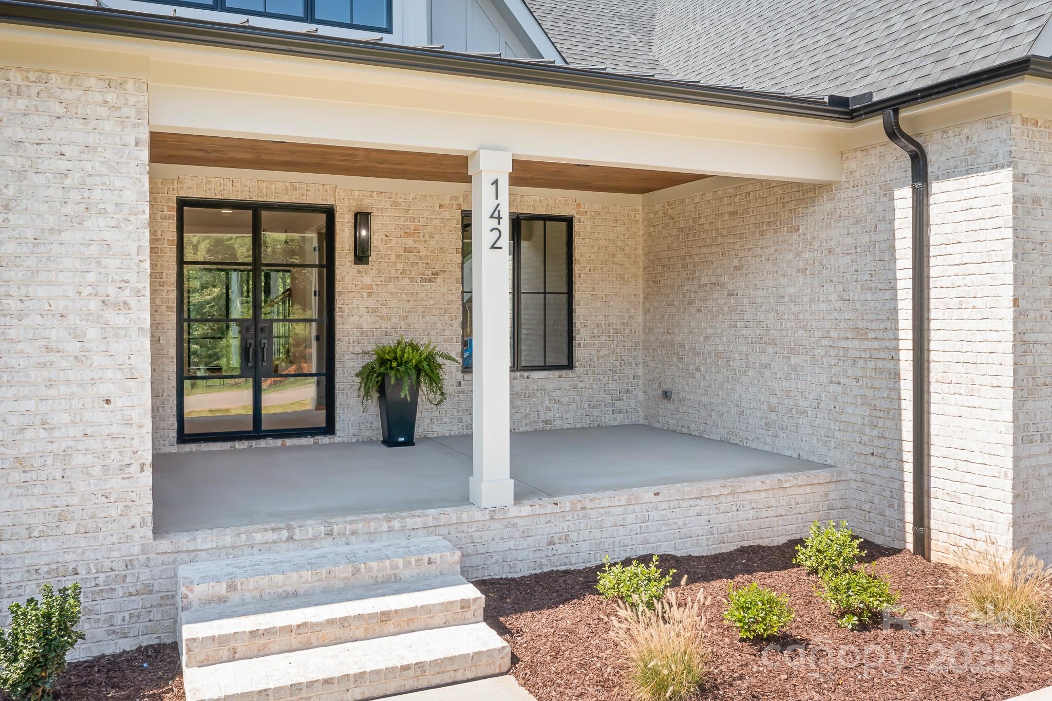 142 Castleview Lane