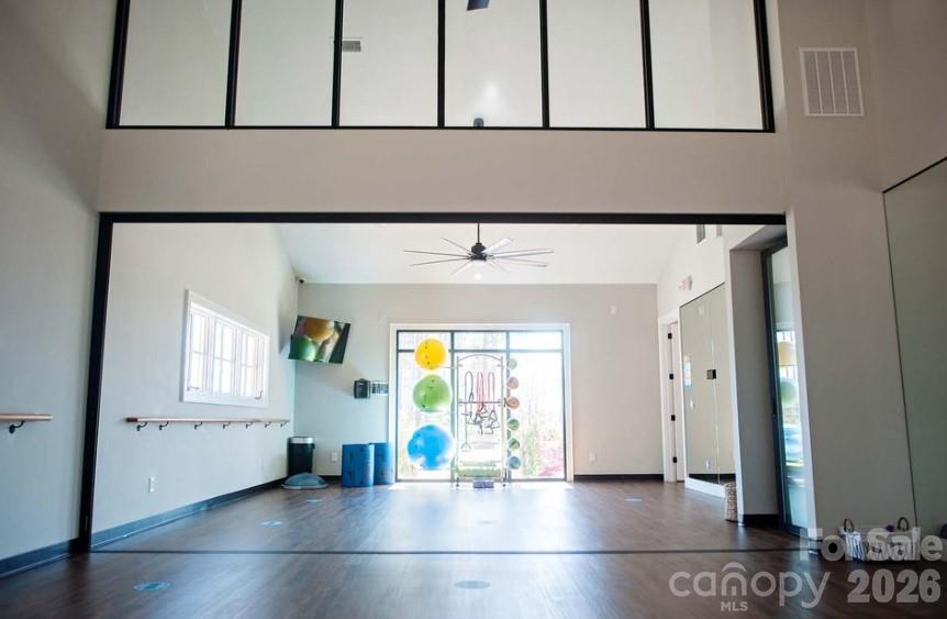 Imagery On Mtn Island - Residential