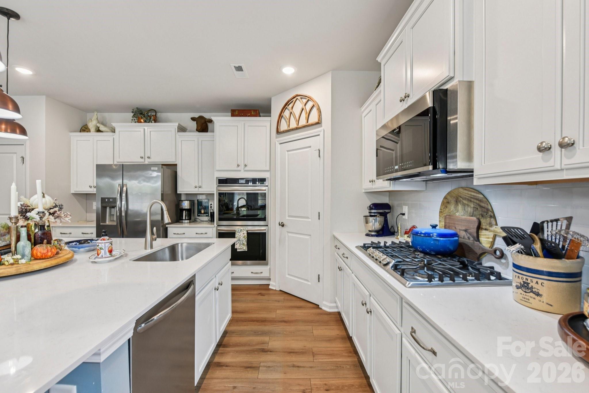 Imagery On Mtn Island - Residential
