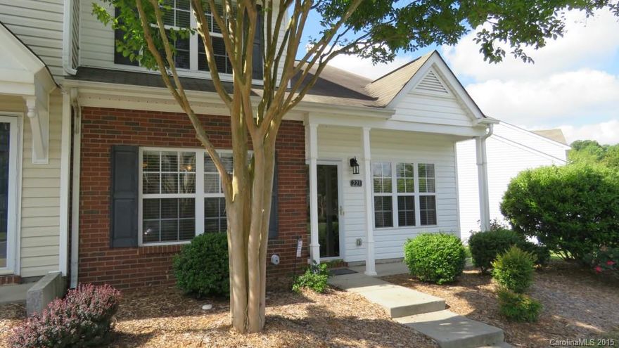 End unit townhome w/ main floor master BR is neutral clean & ready to move right in! Enjoy the outdoors on your covered front porch or backyard sundeck! All appliances are included & one yr home warranty provided by seller @ closing! Low York Co. taxes & top rated Ft. Mill schools.