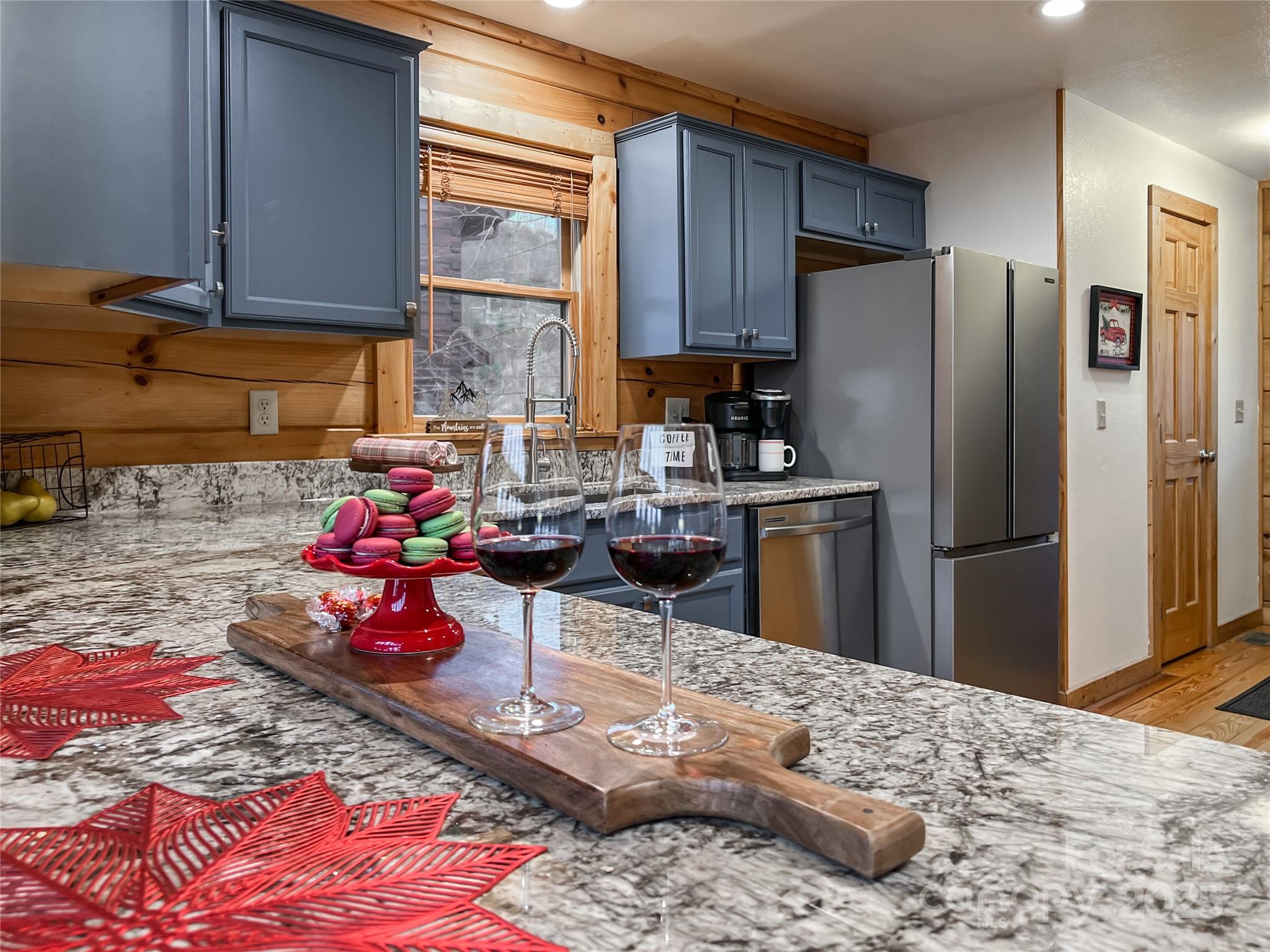 Scenic Wolf Mountain Resort - Residential