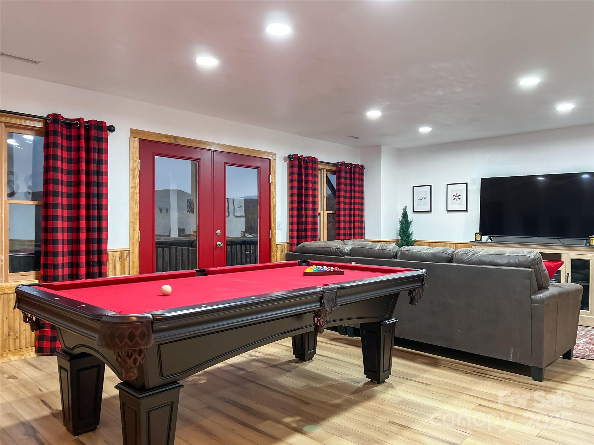 Scenic Wolf Mountain Resort - Residential