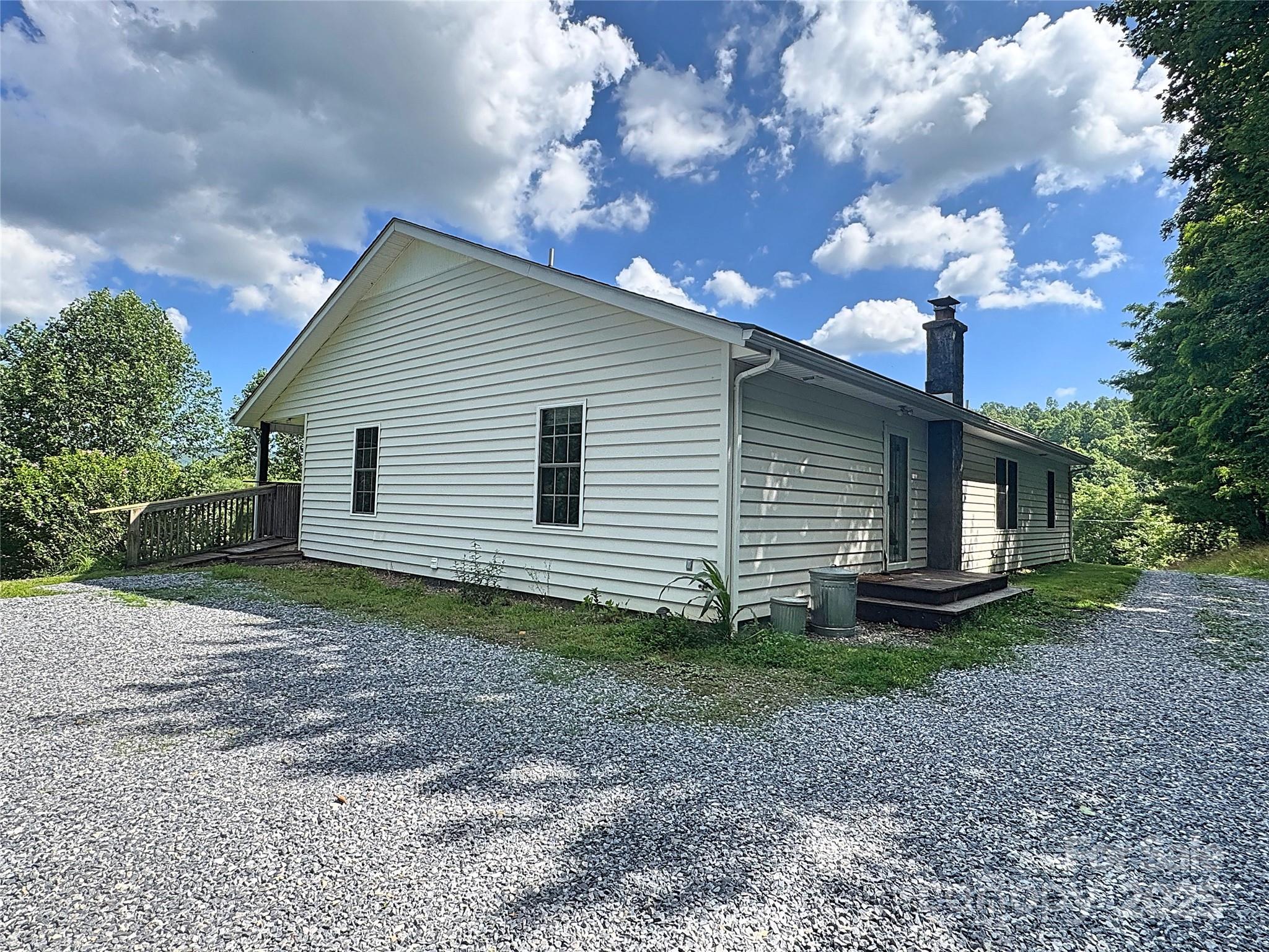 1586 Arbuckle Road