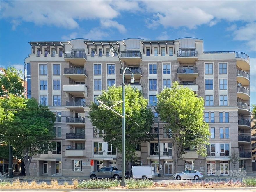 Wonderful top floor fully furnished condo in Uptown’s Gateway with courtyard and city views!   Open floor plan with eat-in kitchen & large breakfast bar. Spacious living area that leads out to private balcony overlooking community courtyard with pool and uptown.  Community also features rooftop terrace with grills and community room on the same floor as condo.  Secure parking deck with assigned parking spot.  Condo also features sizable bedroom with large bathroom with garden tub, dual vanity, and walk-in closet.  All you need is your bags to move in!