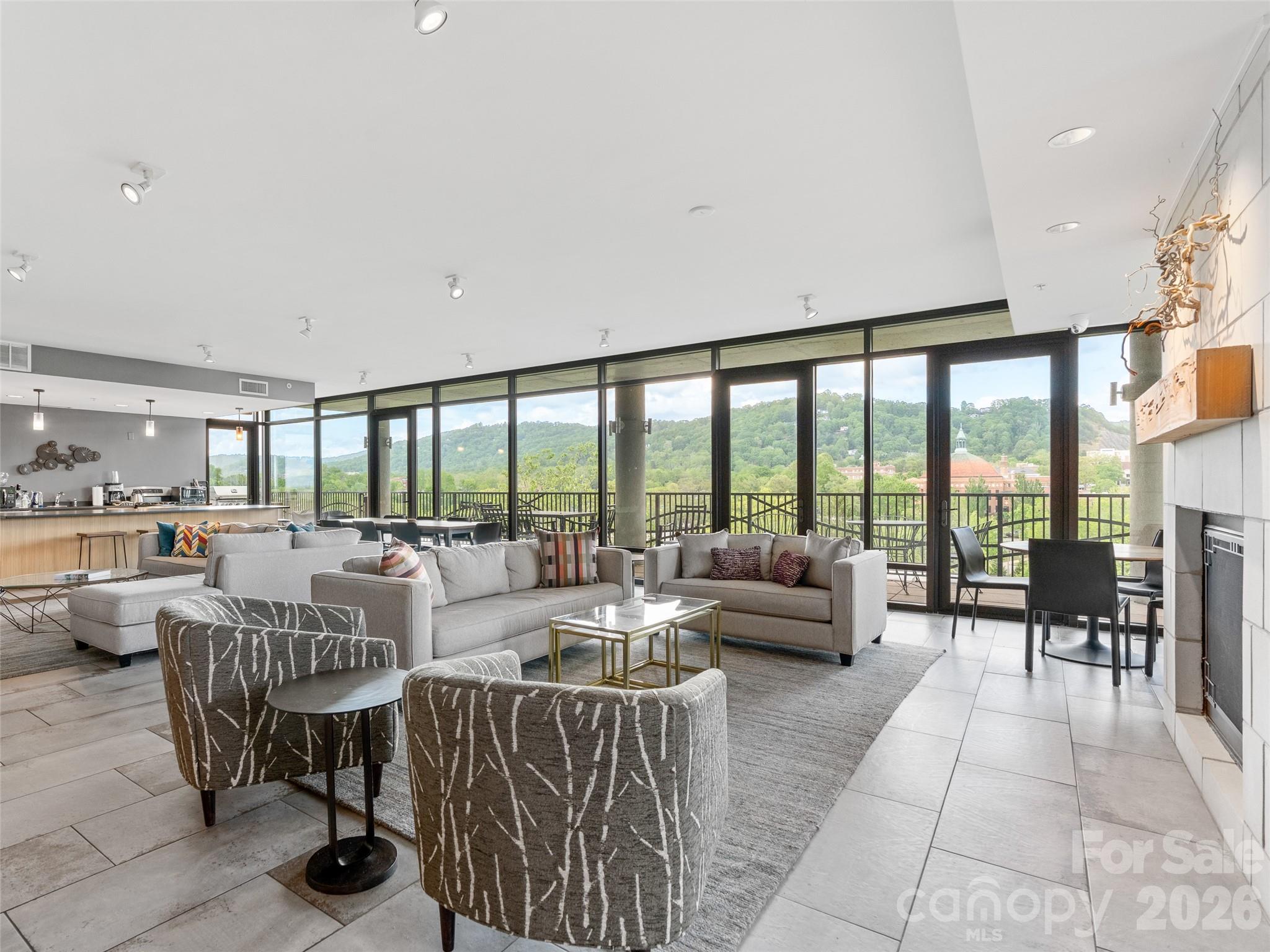 60 North Market - Residential