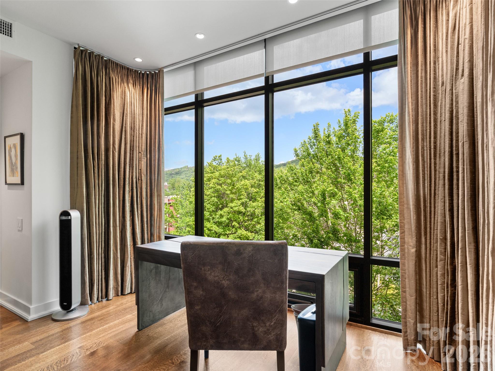 60 North Market - Residential