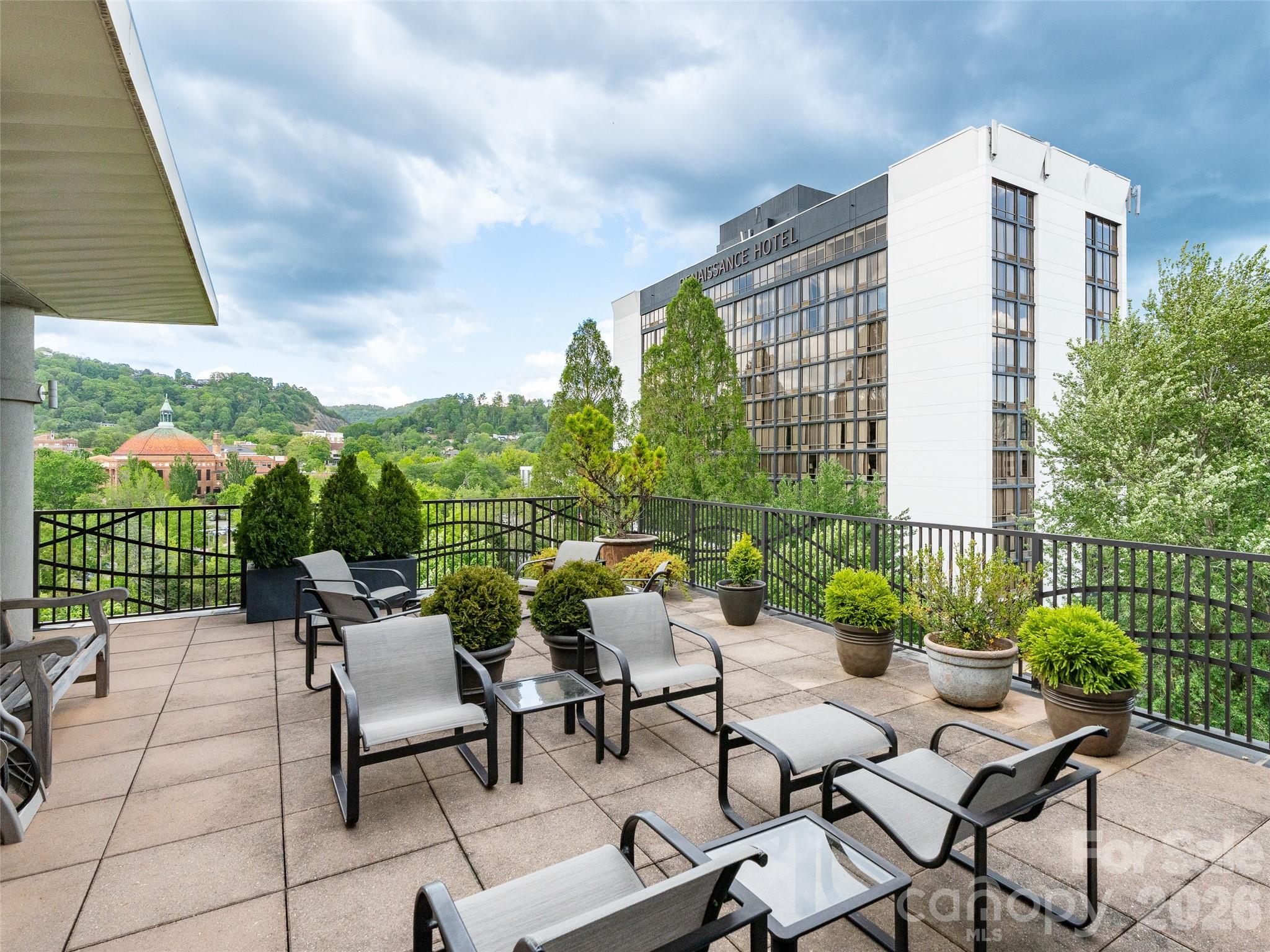 60 North Market - Residential