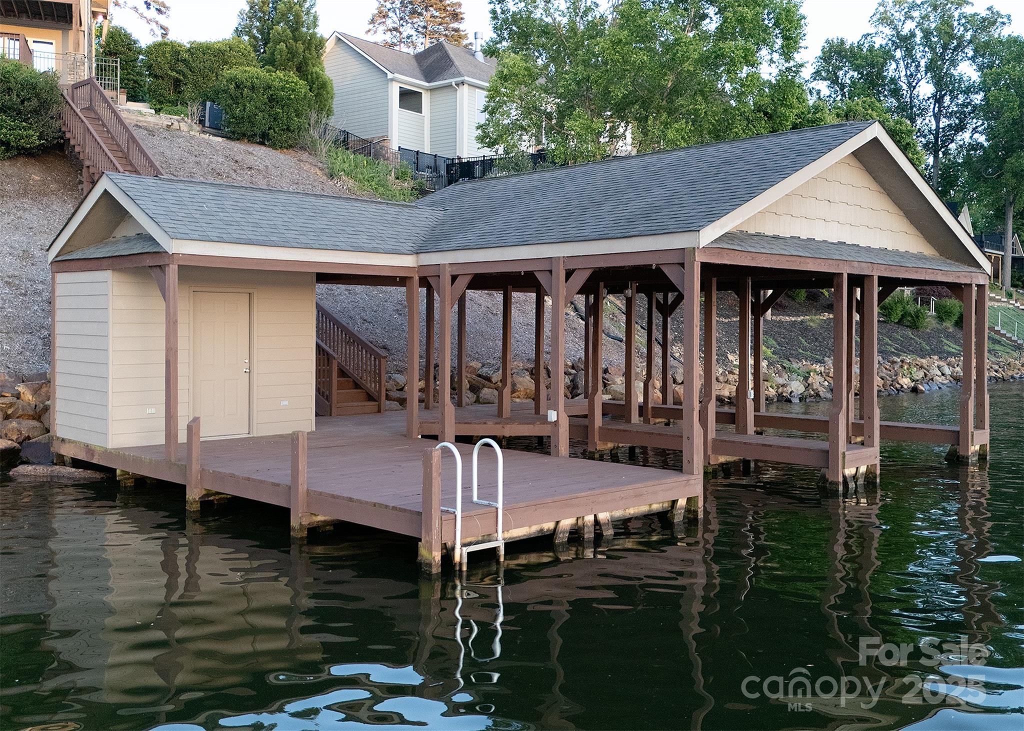 The Ridge on Tillery - Residential