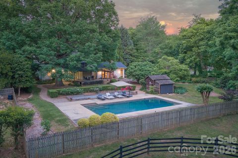 Photo of 10915 Beatties Ford Road, Huntersville, NC 28078 (MLS # 4377173)