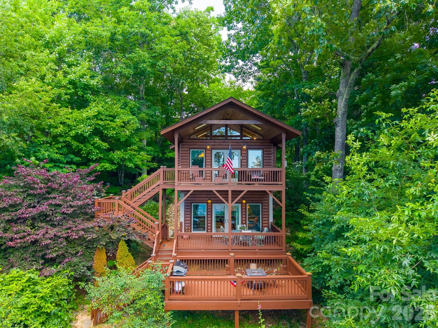 760 Woody Lane