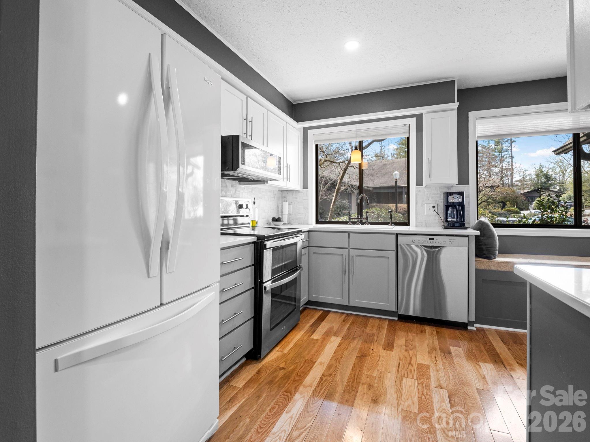 Laurelwood - Residential